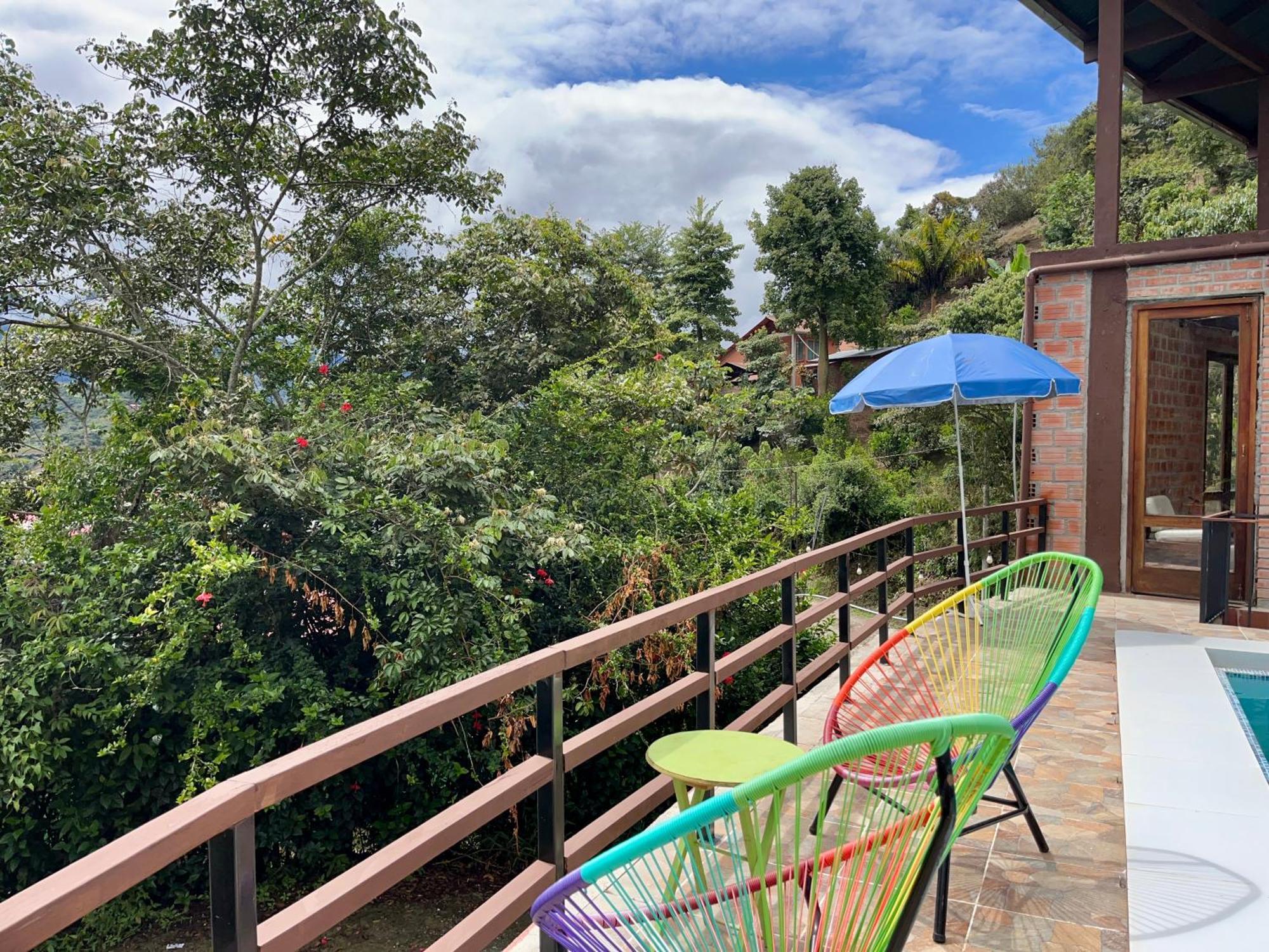 Villa Camila Hostel Coroico Ngoại thất bức ảnh