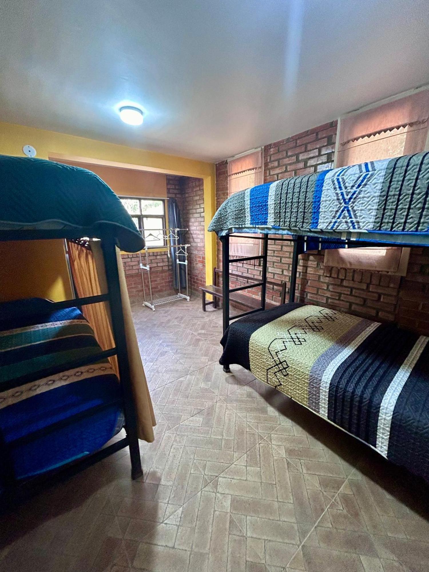 Villa Camila Hostel Coroico Phòng bức ảnh