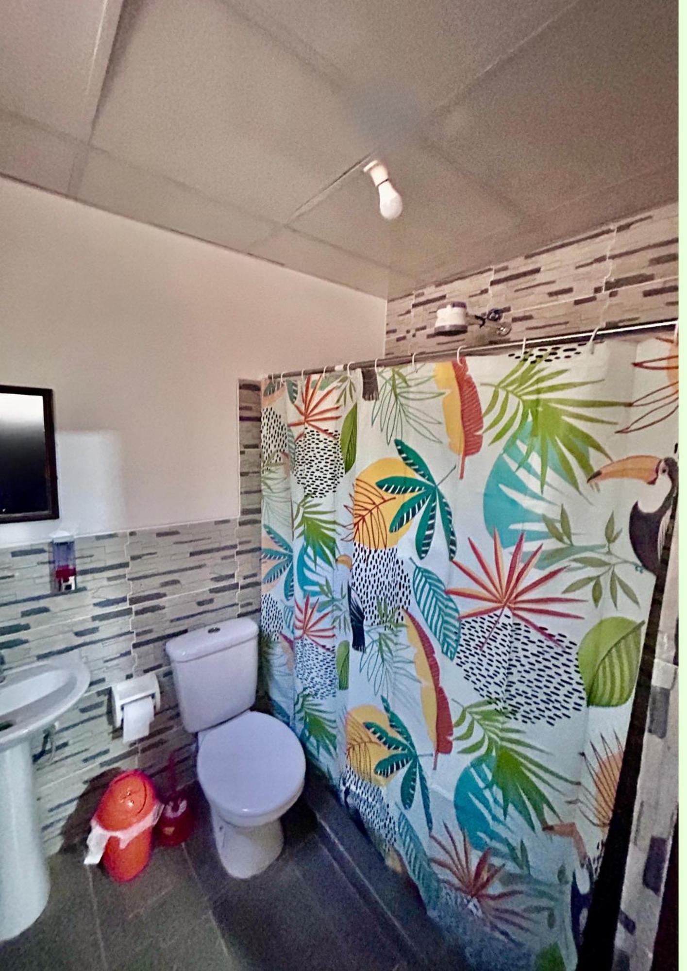 Villa Camila Hostel Coroico Ngoại thất bức ảnh