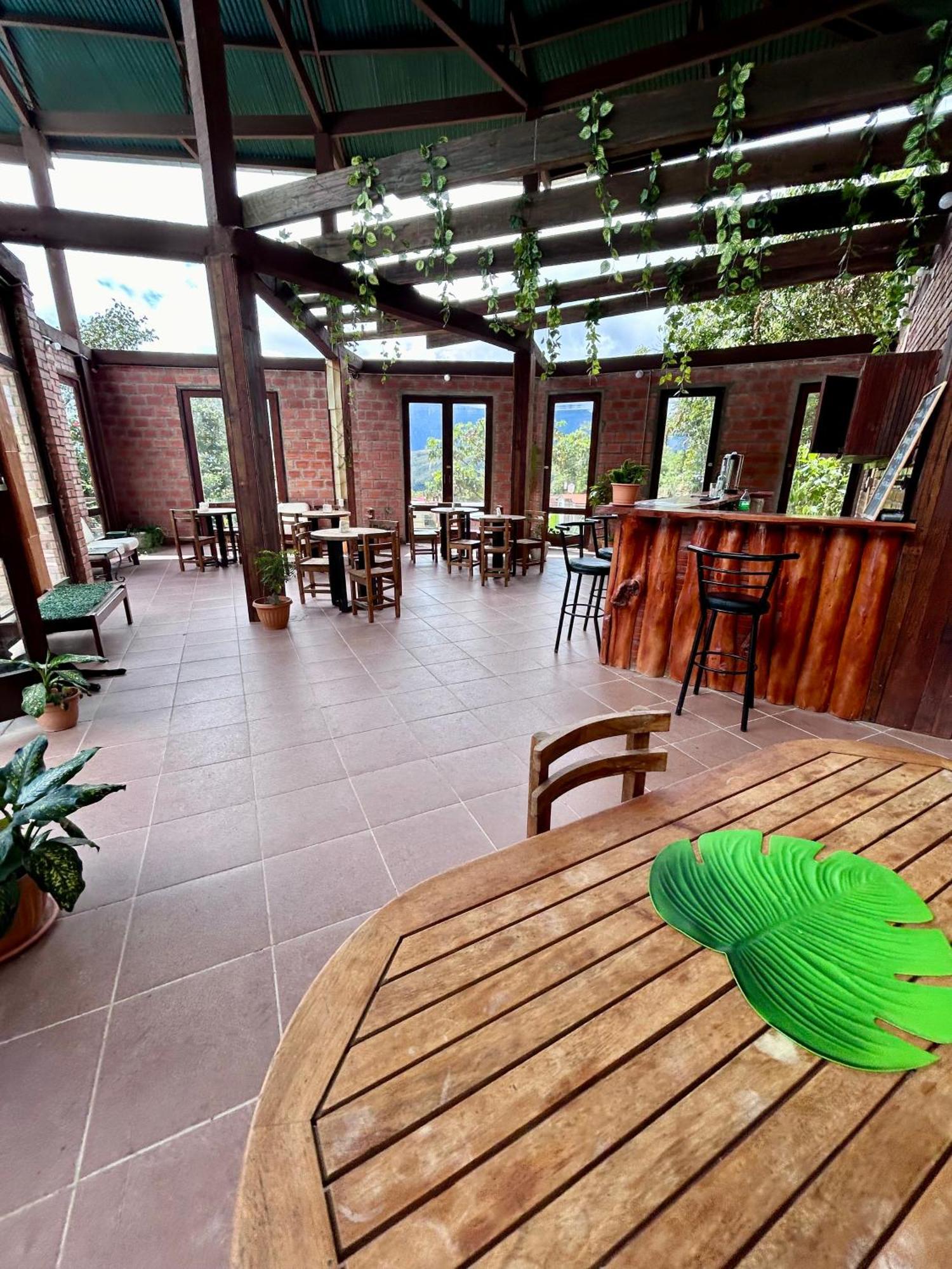 Villa Camila Hostel Coroico Ngoại thất bức ảnh