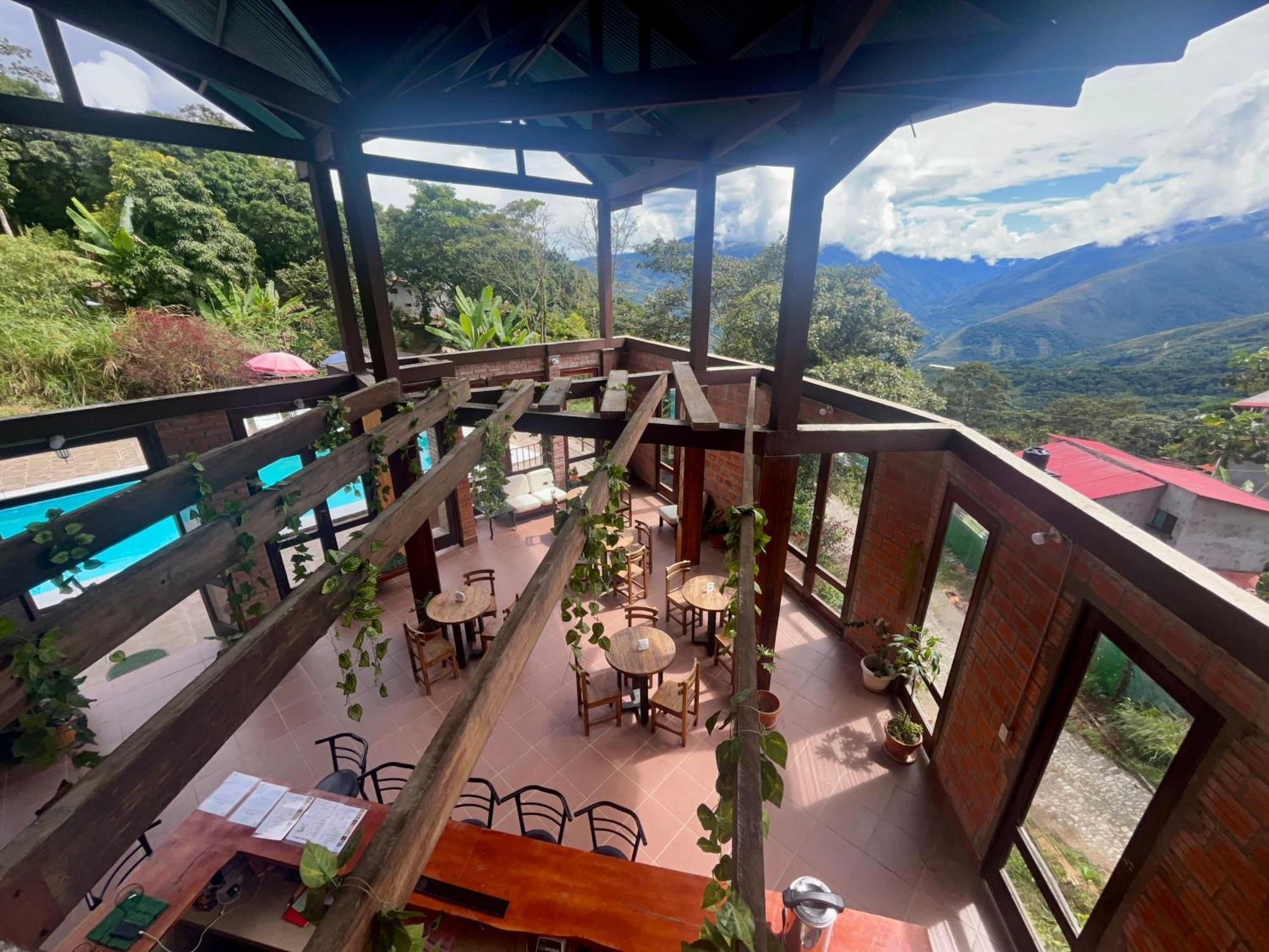 Villa Camila Hostel Coroico Ngoại thất bức ảnh